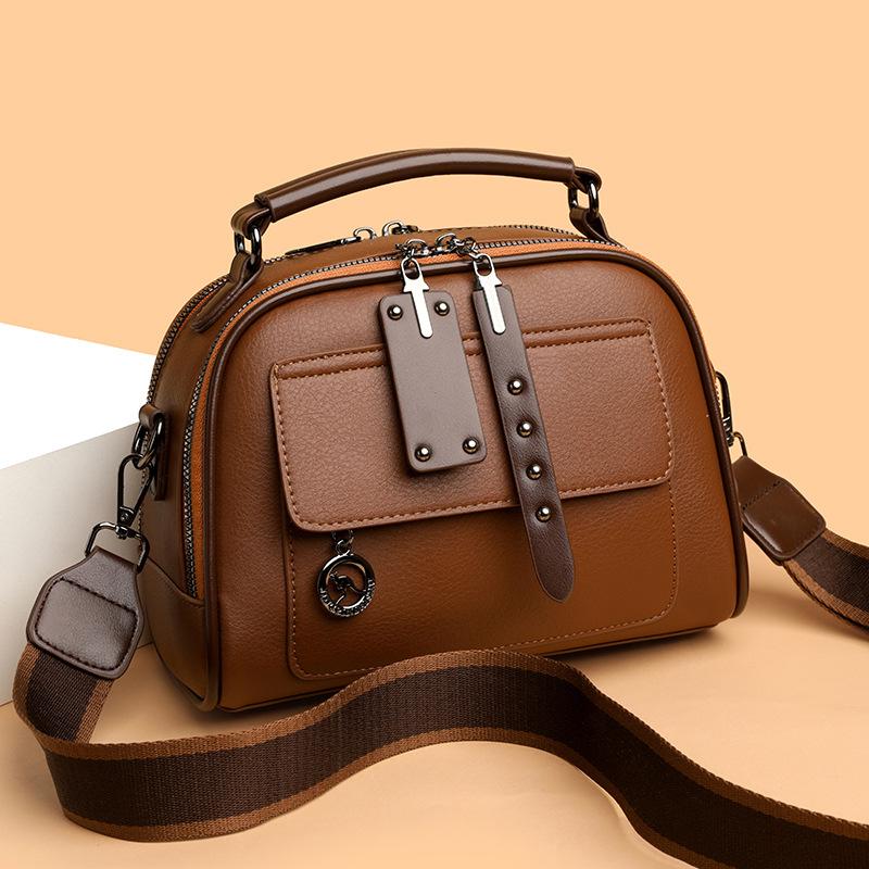 This Is A Large-capacity Single-shoulder Crossbody Bag with Multiple Compartments