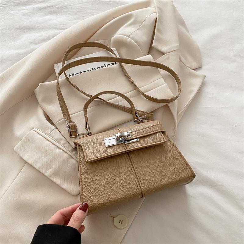 Niche design shoulder bag women's 2025 new simple handbag premium texture messenger bag