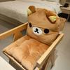 Cartoon Rilakkuma All-in-One Plüschstuhl Kissen Rückenlehne Kissen Weiches Gemütliches Sitzpolster für Wohnheim Bürostuhl Sofa Schlafzimmer Geschenk