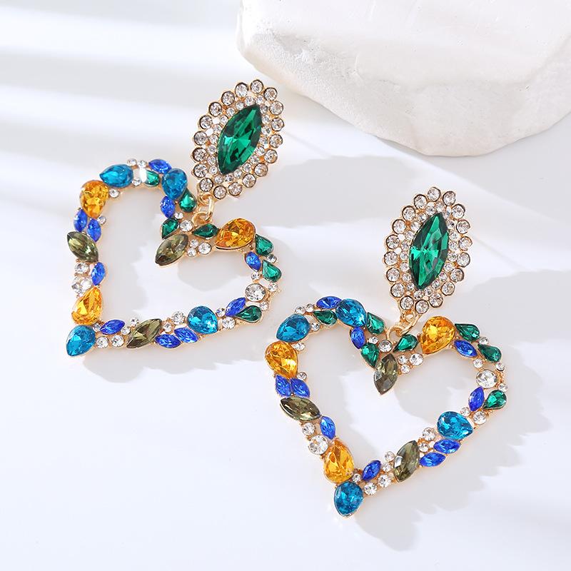 Heart-shaped Alloy Retro-style Exaggerated Earrings for Women, Ultra-bright Earrings
