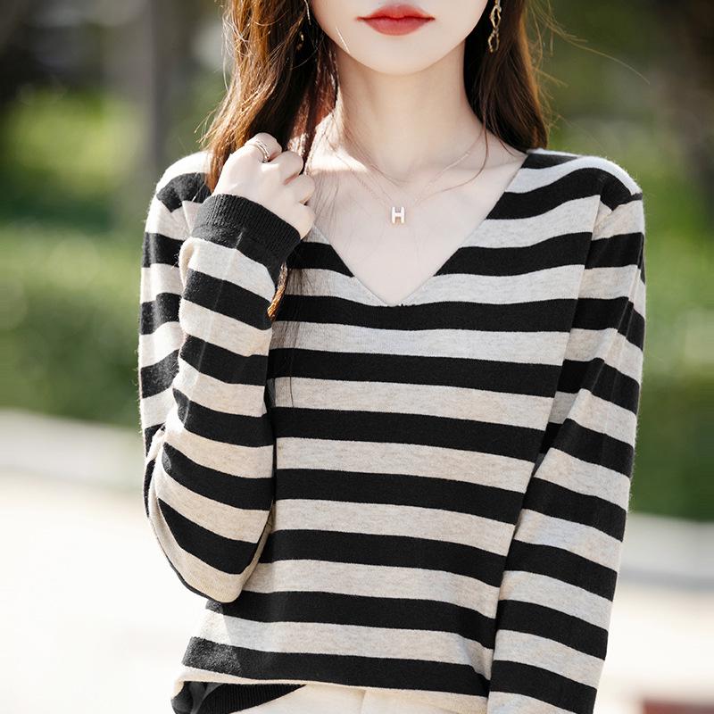 2025 Autumn Women's Striped V-Neck Long Sleeve Loose Knitted Sweater Pullover - French Design