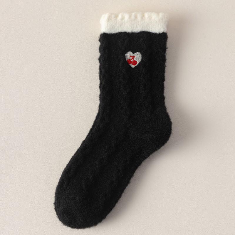 Thick and Warm Mid-calf Plush Socks for Autumn and Winter. Fluffy and Cute Embroidered Heart-shaped Winter Women's Socks