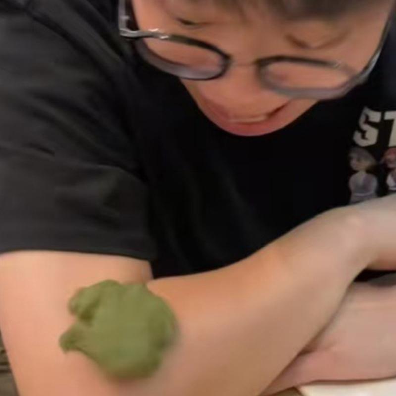 1/2Pcs Funny Toad Frog Squishy Toys Stress Relief Prank Toys For Kids Funny Meme Party Birthday Gifts Frog Squeezing Toy