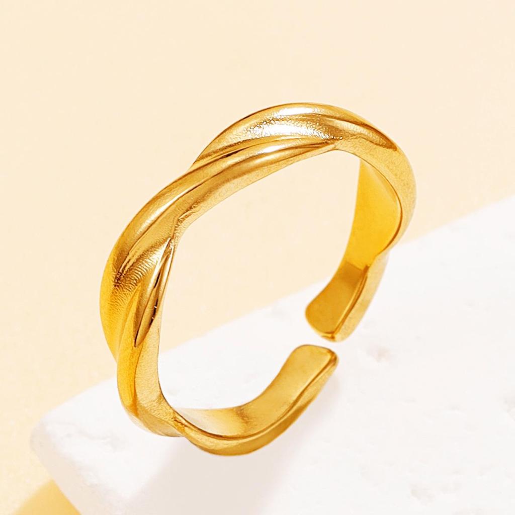 European-American Stainless Steel Mobius Strip Minimalist Open Ring Women's Accessory