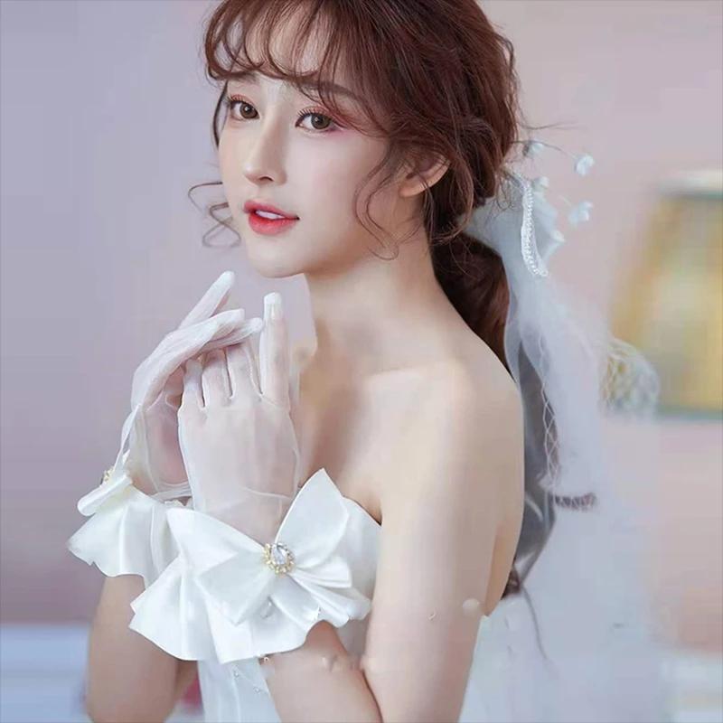 Mănuși albe scurte subțiri din plasă de mireasă