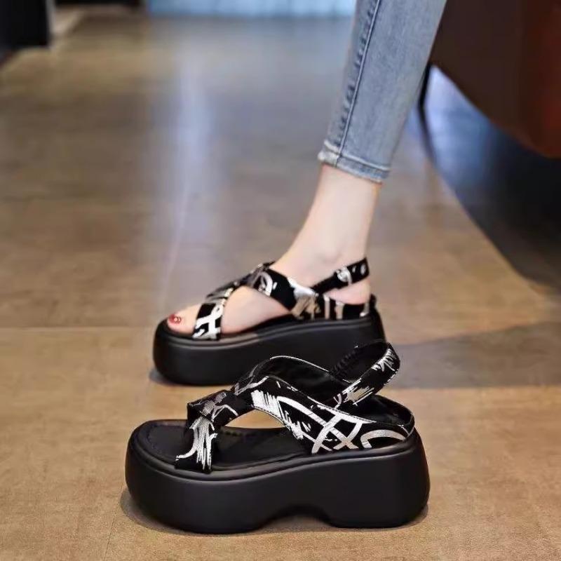 

Thick-soled Height-increasing Anti-slip High-heeled Sandals for Women New Versatile Beach Shoes 40 срібний