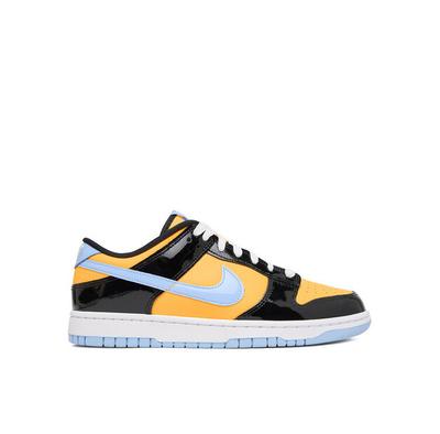 Dunk Low Retro SE Sneakers
