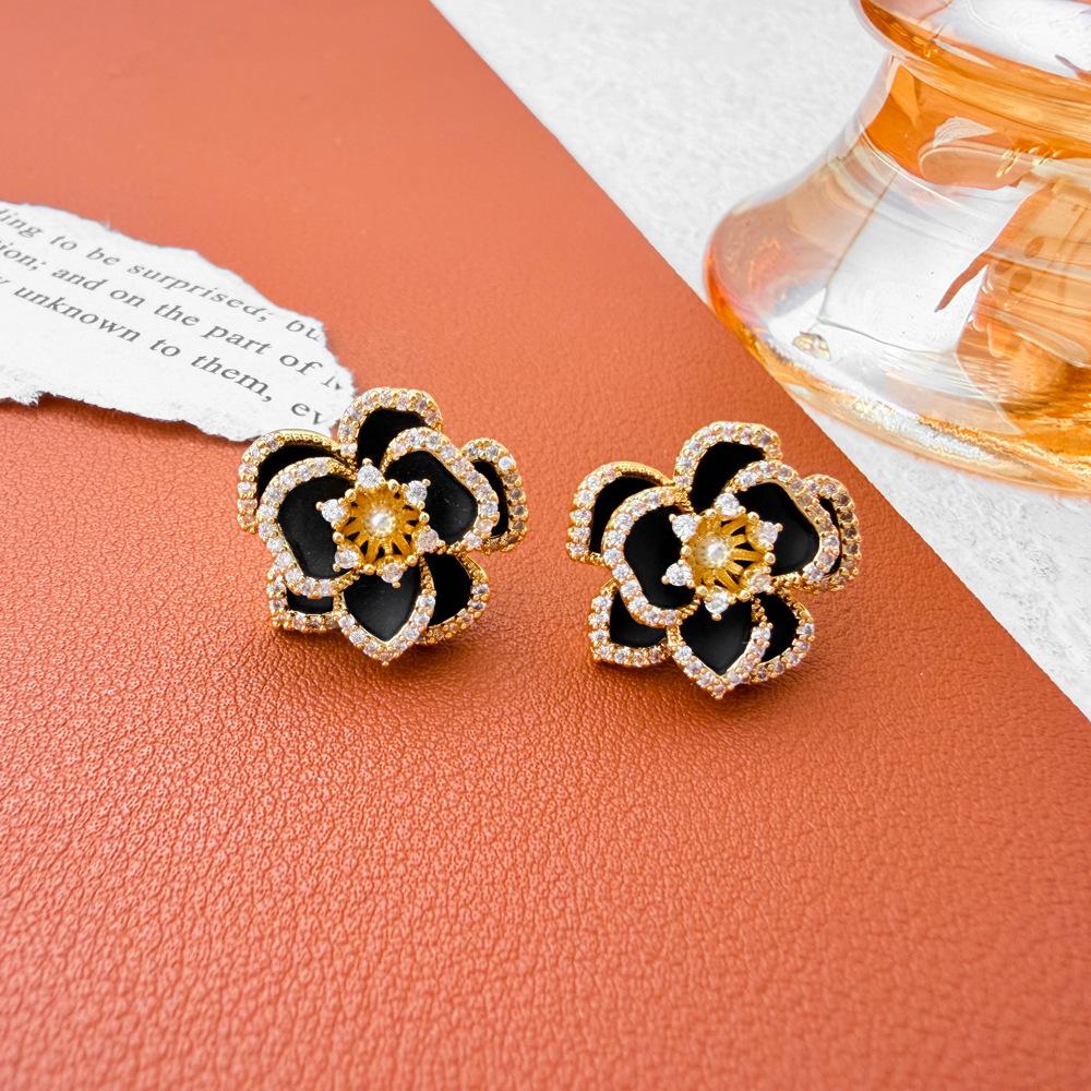 Elegant Black Diamond Silver Needle Earrings: High-End, Fashionable, Versatile Luxury