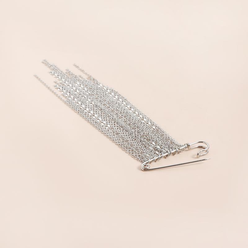 Multiple Tassel Brooches for Women Men Exquisite Metal Chain Pearl Rivet Pendant Pin Casual Versatile Clothing Accessories Gift