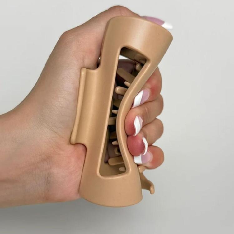 Workout Friendly Silicone Hair Clip No Slip Design For Sports Yoga Secure Bun Holder Gentle On Hair Scalp Portable Styling Tool