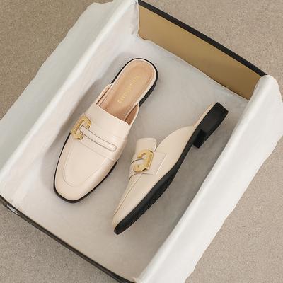 Mode 2024 Frühling neue Damen Pantoletten Oberbekleidung Hausschuhe Mode Pantoletten Metalldesign Britischer Stil Flache Freizeitschuhe Bankett und Büro
