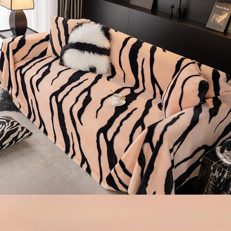 Новое плюшевое покрывало на диван с кроликом — фото 5