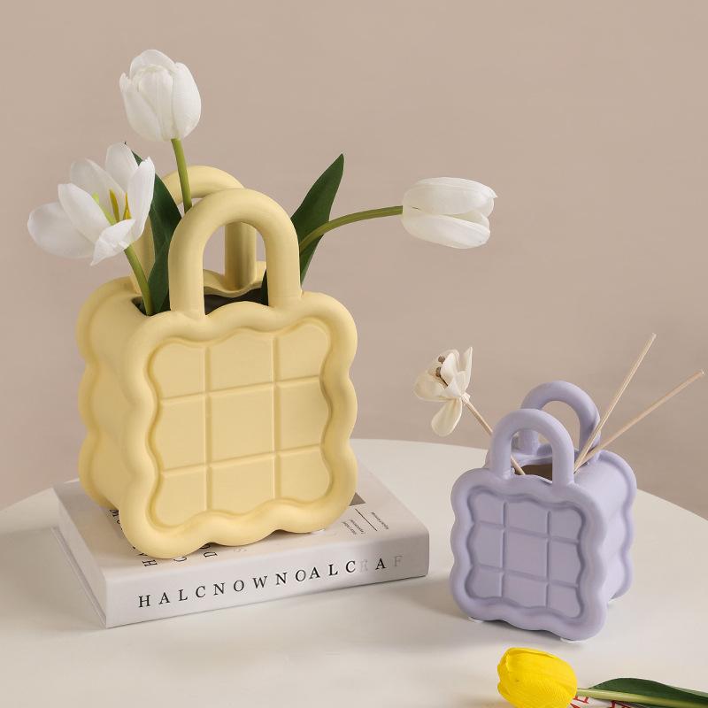 

Ceramic Vase Cartoon Bag Shape Handle Vase Flower Arrangement Porcelain Crafts Home Furnishing Decoration Vases Pots Decor