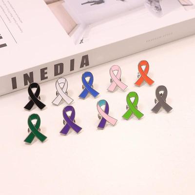 Herz Rotes Band Brosche: AIDS/HIV-Aufklärungssymbol