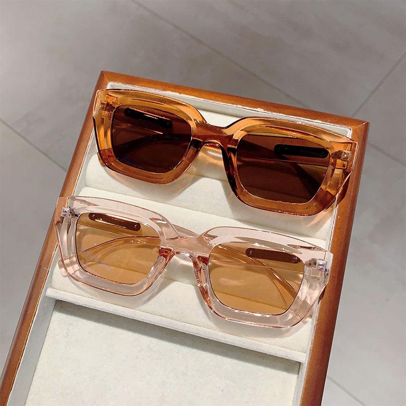 Vintage Luxury Designer Olive Green Square Sunglasses Punk Rivet Outdoor Shades for Women Men Fashion Sun Glasses