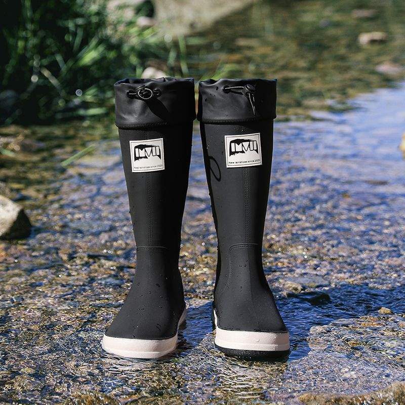 Casual fashion couple bundle rain shoes men's and women's tall closed rain boots outdoor lightweight thick-soled non-slip waterproof glue shoes