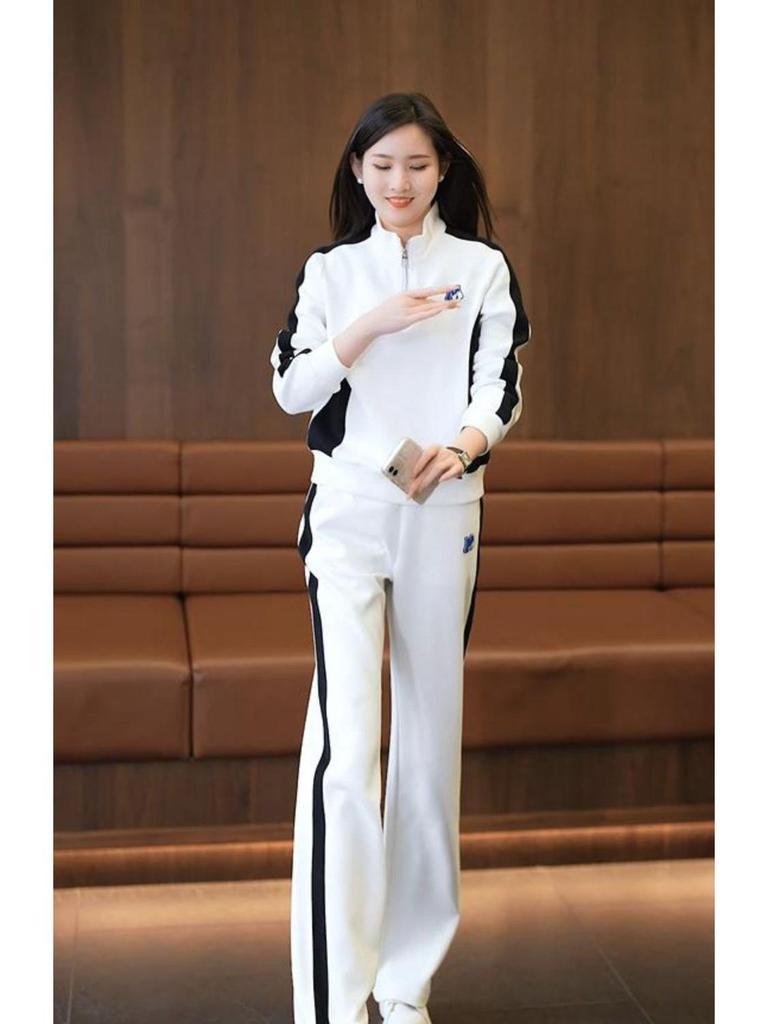 Popular Women's Spring & Autumn Tracksuit Set: Fashionable Hoodie & Wide-Leg Pants for Middle-Aged Mothers – 2025 Collection