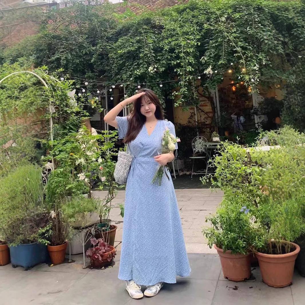 

French Blue Floral V-Neck Summer Dress - Women s Elegant, Sweet Waist-Cinching Long Skirt L Premium