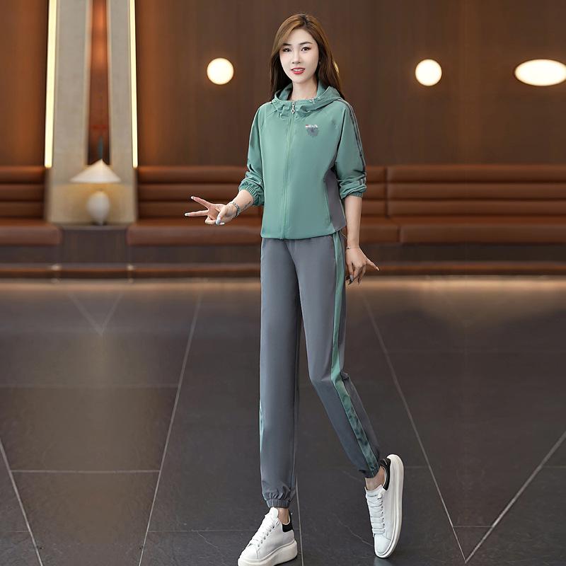 Women's Spring & Autumn Hooded Fashion Tracksuit - Stylish Contrast Color Two-Piece Suit with Sweatpants