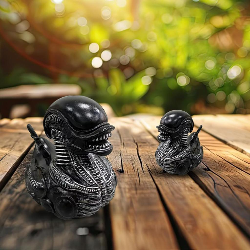 Resin Alien Duck,Unique Gothic Gifts & Collectibles,Dark Resin Duck Rubber Novelty Ornament Decorative Duck Figurine for Desktop Home Office Halloween