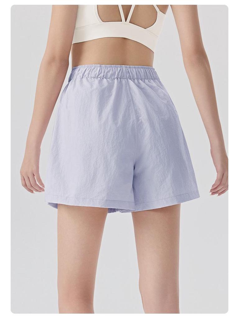 Lätt set för solskydd för kvinnor: Långärmad yogatäckning med huva och andningsaktiva, avslappnade sportshorts