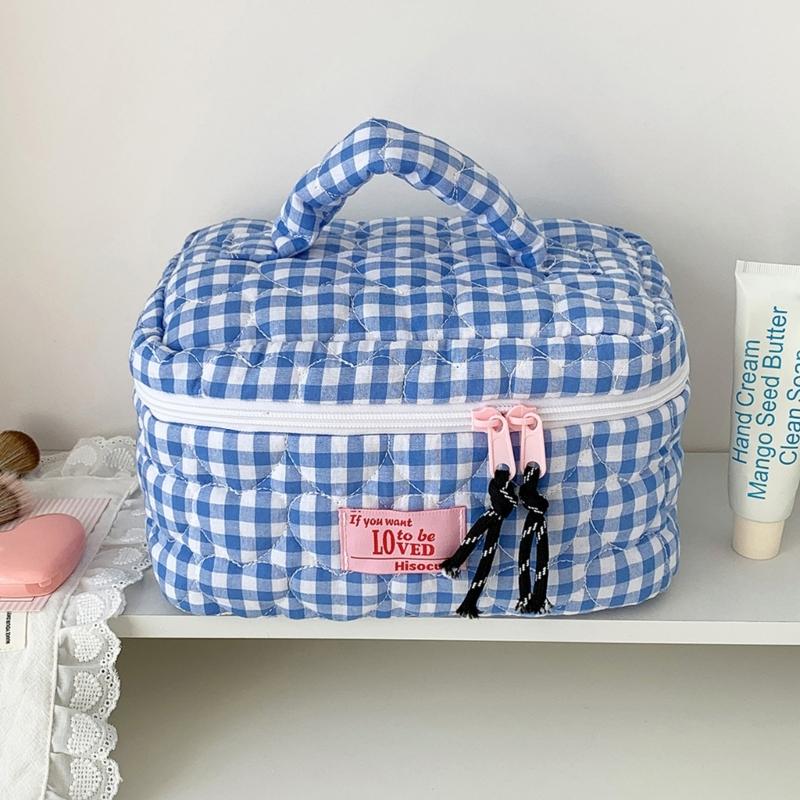 For Travel And Gym Use Convenient Hand Carry Plaids Cosmetic Storage Bag Large Capacity Quilted Heart Embroidery