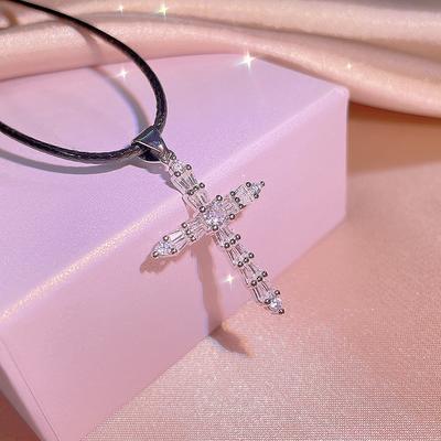 Ins Stijl Sieraden Flitsende Diamant Kruis Ketting voor Vrouwen Exquisite Persoonlijkheid Niche Design Gevoel Sleutelbeen Ketting voor Vrouwen