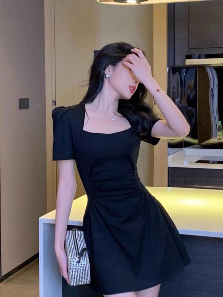 Summer New Small Niche Design Sense Waist Temperament Thin Square Neck Pleated A Word Dress Women