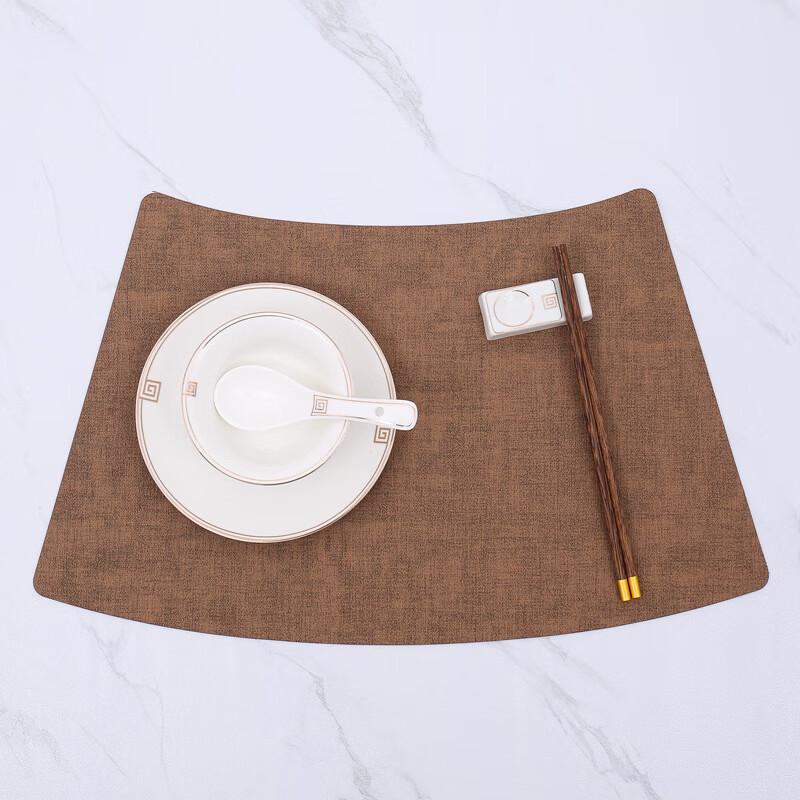 

ZISIZ European Style Faux Leather Placemat