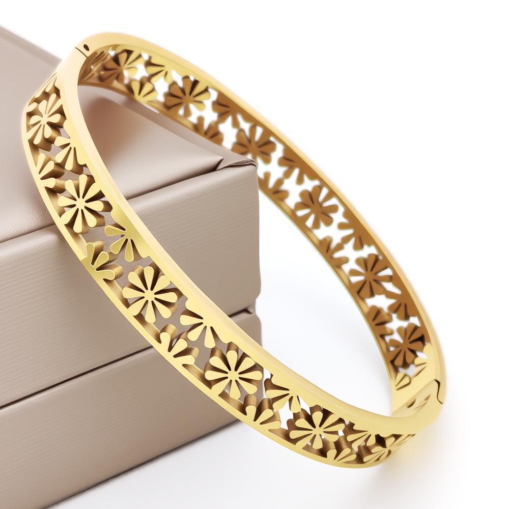 Four-Leaf Clover Women's Stainless Steel Bangle with Diamonds - Non-Fading Gold Titanium Steel Bracelet
