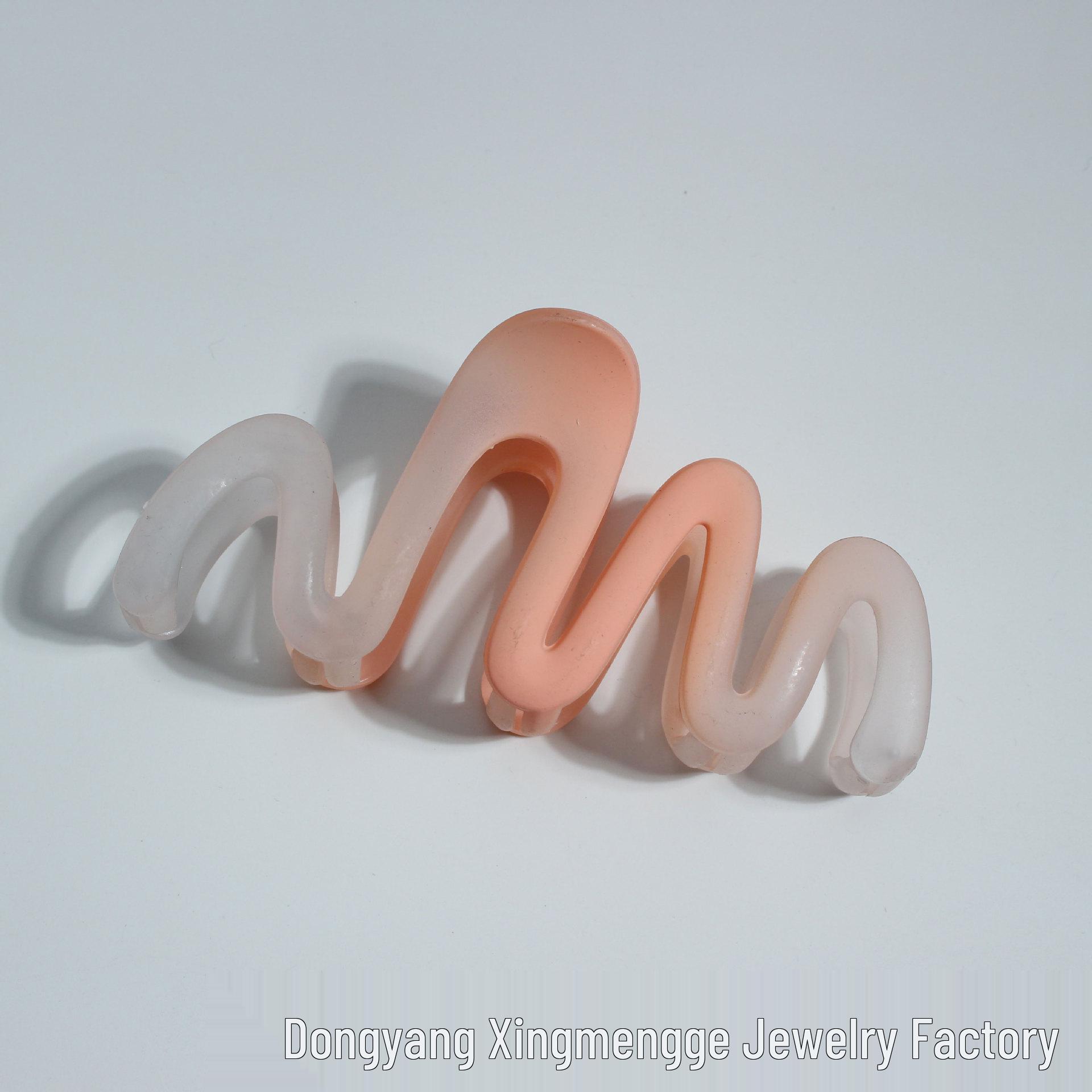 High-End Large Wavy Claw Hair Clip for Thick Hair Styling