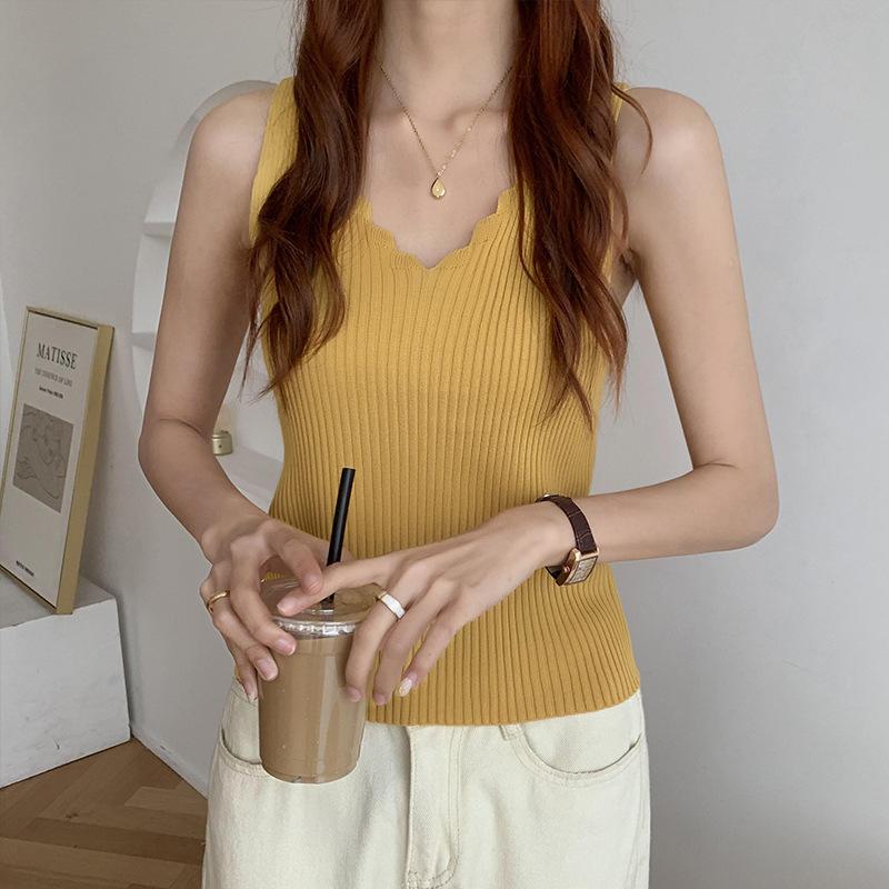 Women Wearing Loose Ice Silk Sweater with Inner Bottom Shirt V-neck Sleeveless T-shirt Top for Women Spring and Autumn