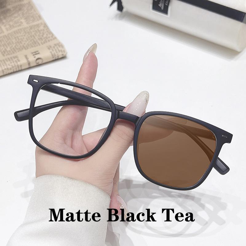 New Pochromic Square Sunglasses Rectangle Fashion Women Men Shades Sun Glasses for Female Male Traveling Oculos Plain Glasses