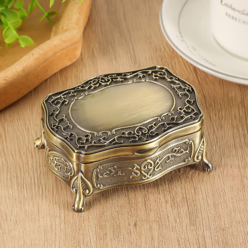 

Bronze Flap-style Jewelry Box Storage Case - Regal Style Jewelry Box for Storing Necklaces and Rings 9*6.2*3.8cm бронзовый
