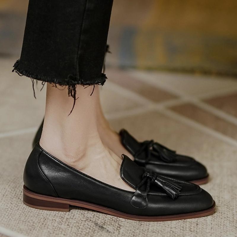 Leather Shoes Women's Spring 2025 New Retro Temperament Flat-bottomed British One-pedal Versatile Fashion Loafers Single Shoes