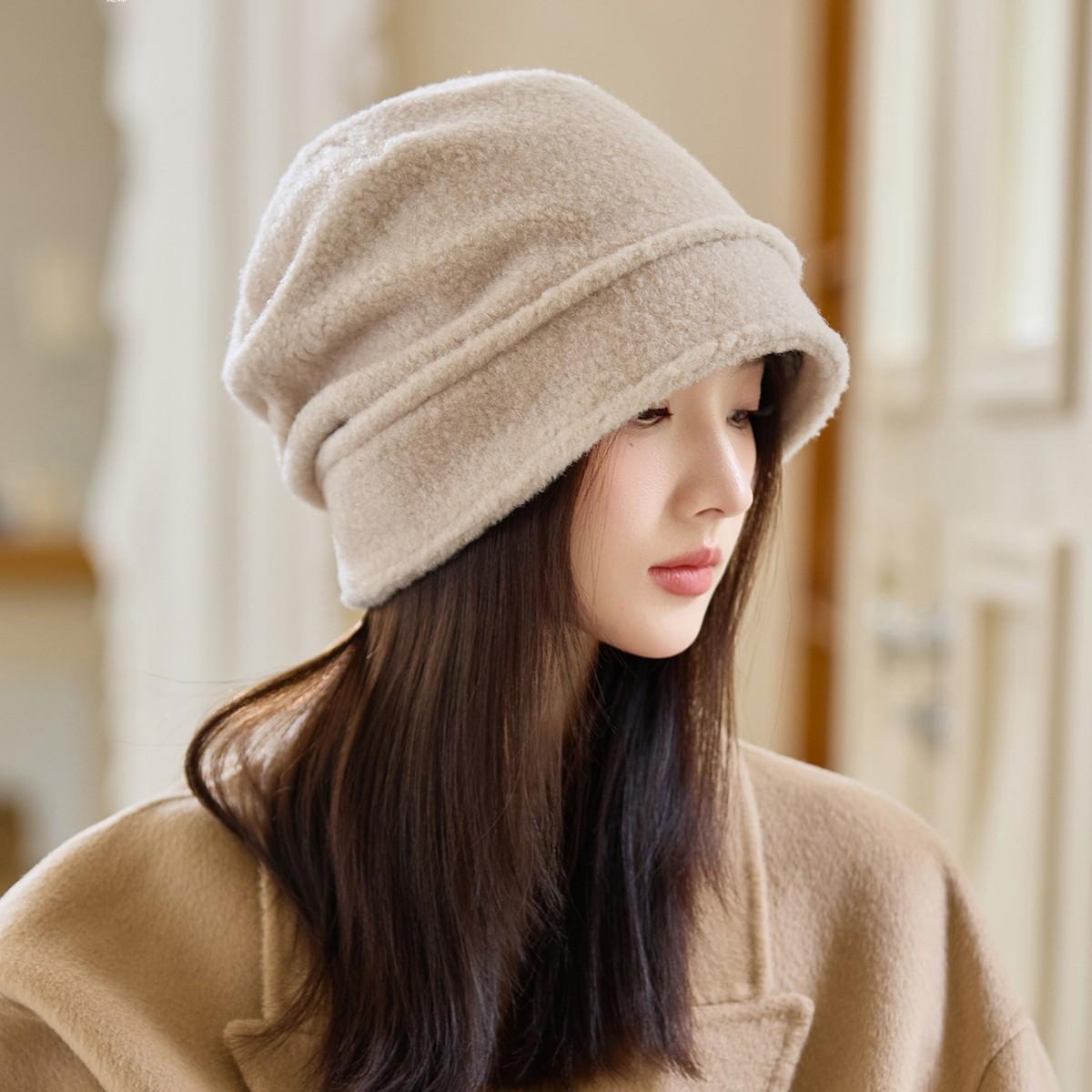 

Женские шапки Осень и Зима Вязаные шерстяные шапки Теплые Защитники ушей Плюшевые Холодные шапки One size бежевый