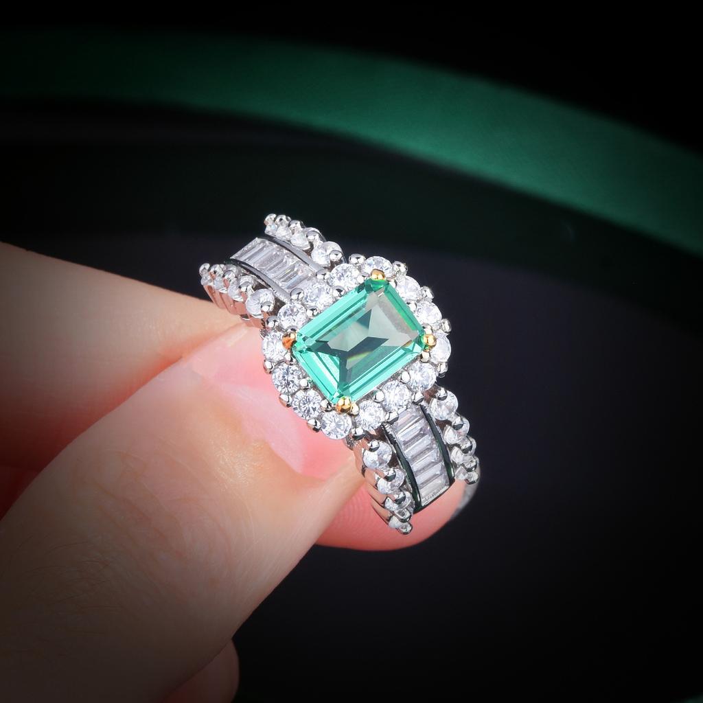 Recommend The Same Noble Luxury Imitation Emerald Ring, Luxury Inlaid With Diamond Rings For Women