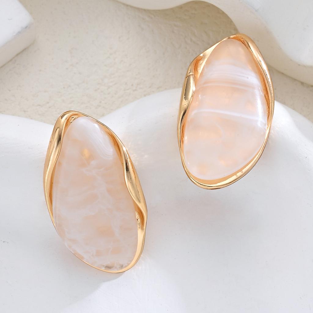 Retro Irregular Geometric Resin Stud Earrings for Women Exquisite Gold Color New Design Earrings Fashion Daily Jewelry Gift 2026