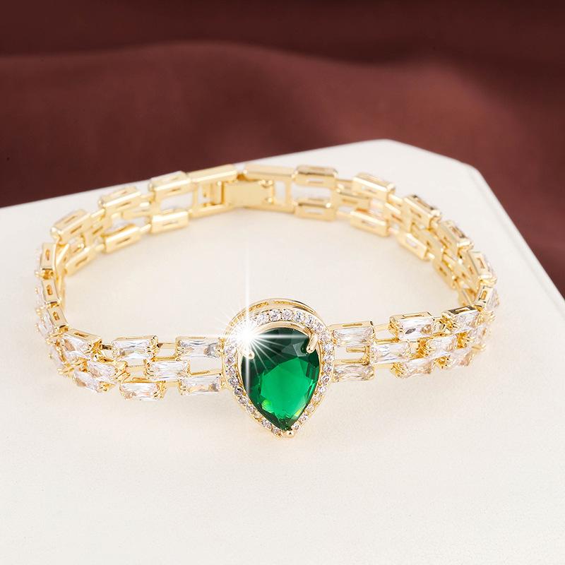 Exquisite French Zircon Water Drop Bracelet for Women - Versatile Pure Copper Jewelry with Fine Workmanship.