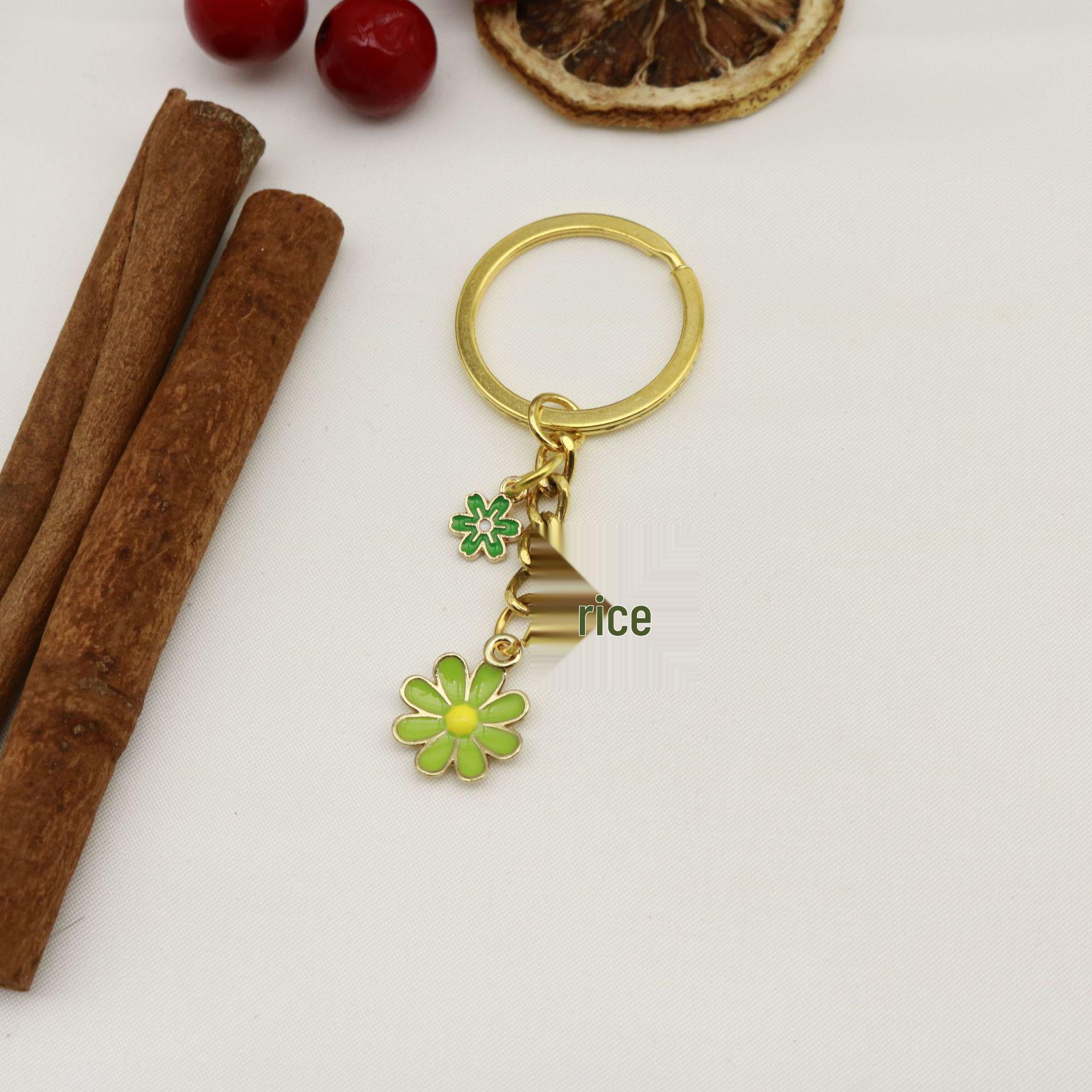 Fresh Daisy Cartoon Heart Keychain Pendant