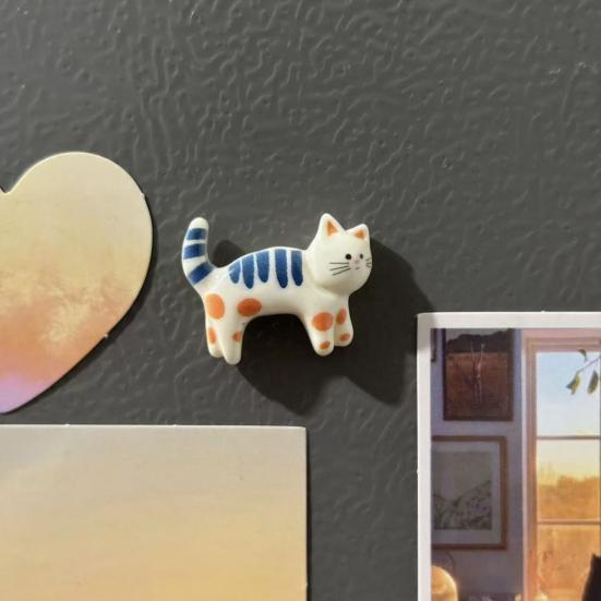Cat Fridge Decorations 5Pcs Cartoon Refrigerator Magnet Set, Hand-painted Kitten for Whiteboard Photo Holders Locker Whiteboard, Kitchen Decoration
