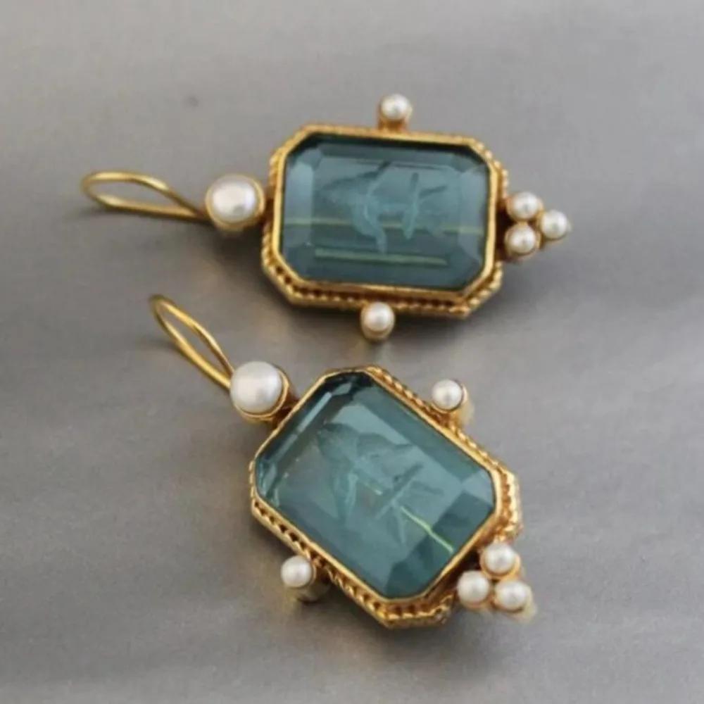 Retro Colorful Artistic Carved Jewelry Colorful Relief Medieval Flower Heart Necklace Palace Style Carving