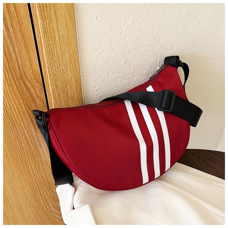 Oxford Cloth Dumpling Bag, New Crescent Moon Bag, Women's Messenger Bag, Sports and Leisure Breast Bag, Large-capacity Travel Bag.