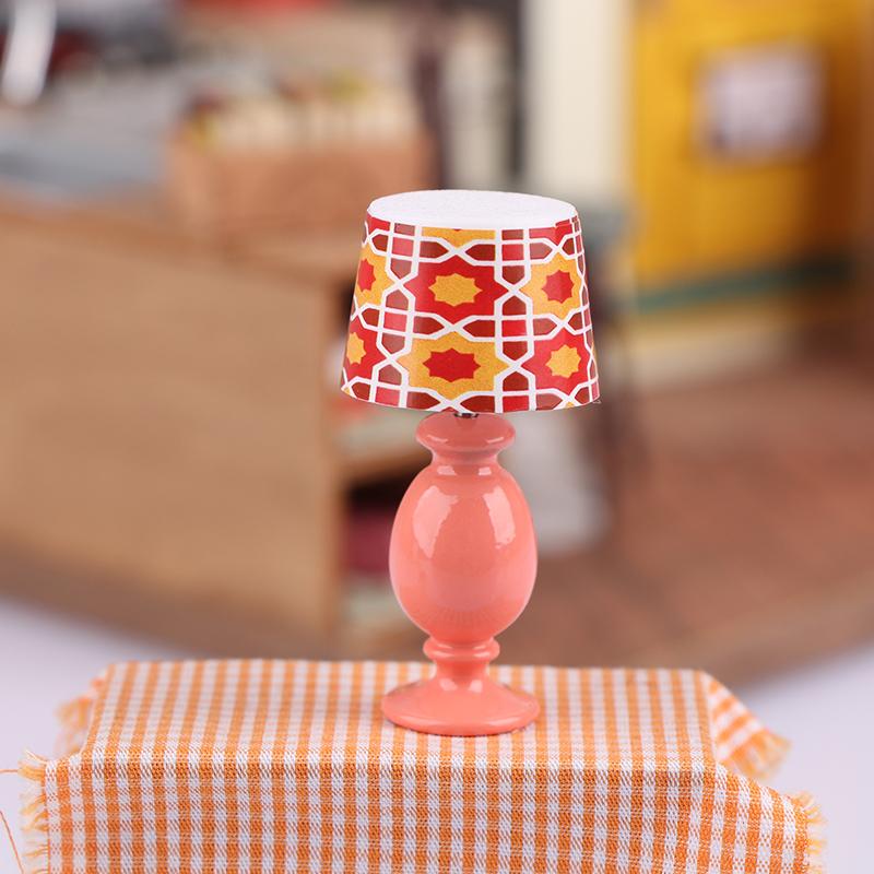 

1:12 миниатюрных настольных ламп для кукольного домика, модель для изучения, мебель для кукольного домика, украшение для микросцены, световое украшение, игрушки для ролевых игр A1