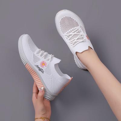Korean Casual Sports Net Shoes for Women's 2024 Summer New Style Small Daisy Fashion Versatile Breathable Thin Soft Sole Shoes