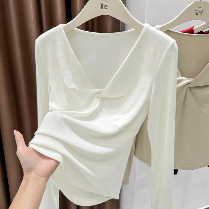 Elegant Women's Slim-Fit French V-Neck Long-Sleeve Knitted Top - Spring Design