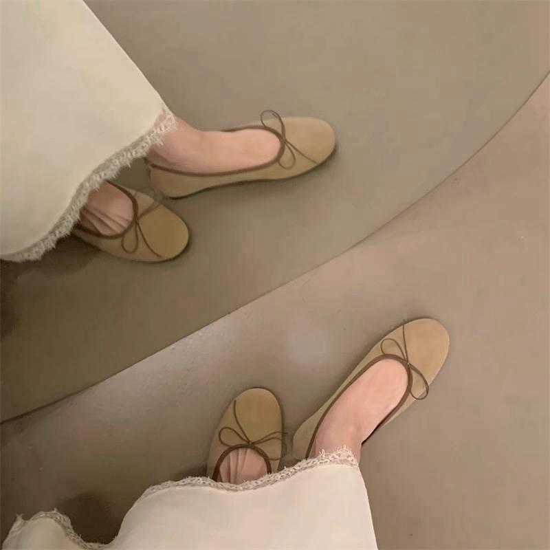 Mode SUOJIALUN 2025 Neue Marke Damen Ballerinas Mode Runde Zehenpartie Flach Schlupfschuhe Damen Elegant Bootsschuhe Weicher Flacher Absatz Ballerina S
