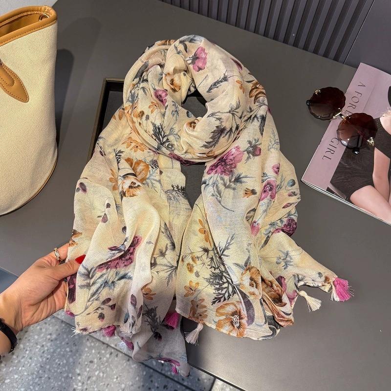 

31 Designs Autumn Vintage Floral Tassel Viscose Shawl Scarf Lady High Quality Wrap Pashmina Stole Bufandas Muslim Hijab 180*90Cm