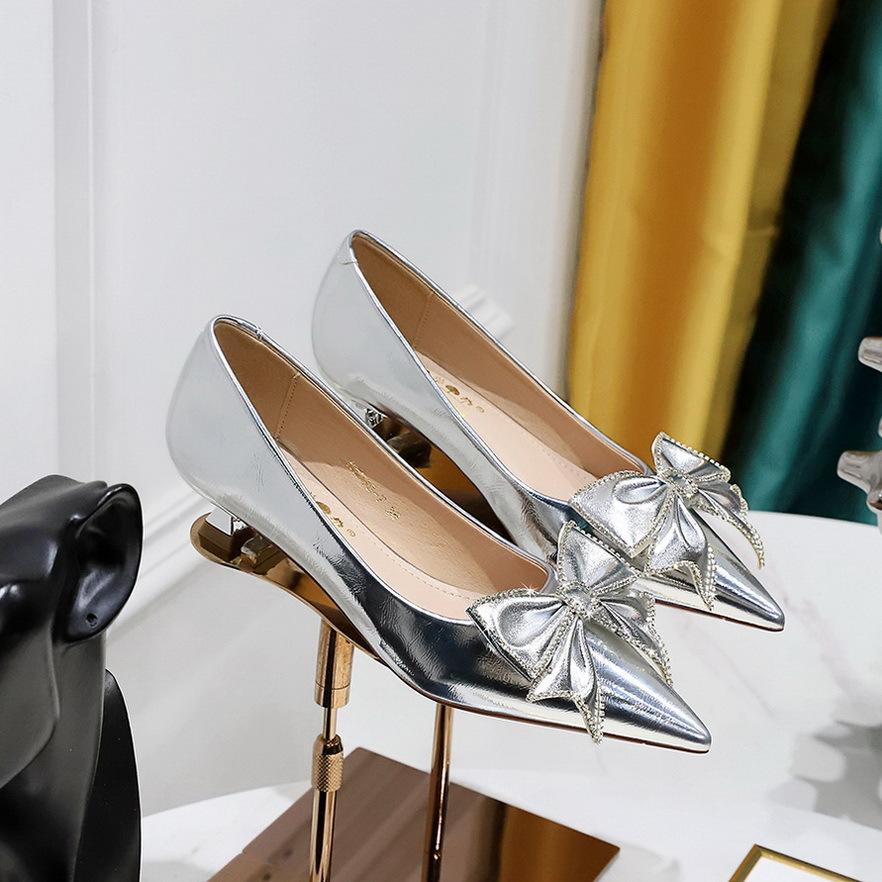 

230-H53 single shoes (this style is sold out and will not be replenished) 34 серебряный