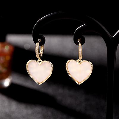 Fashion Shell Heart Earrings for Women Romantic Sweet Love Jewelry New Design Brand Stud Earring Gold-Plated